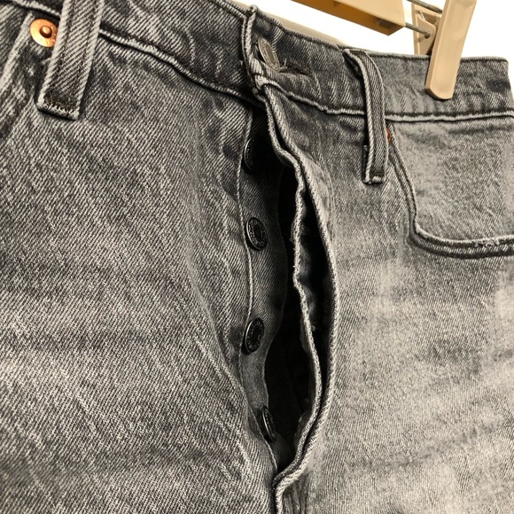 Levi’s dark wash 501 shorts - Picture 3 of 3